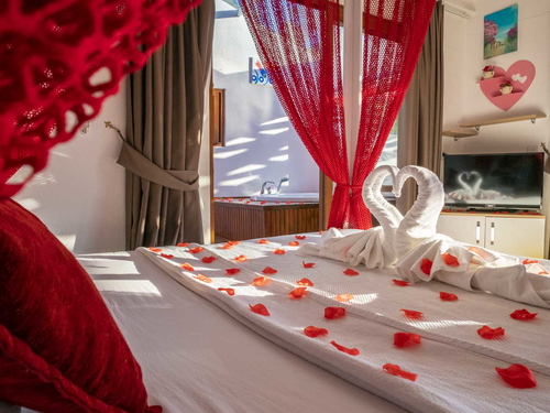  gece  -  Kasım
  | Kalkan İslamlar Balayı Villası: Taş ve Ahşabın Romantik Uyumu